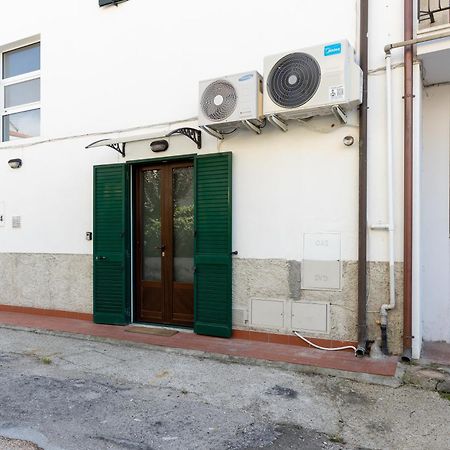 Pisa Bright Apartment Near The Airport Buitenkant foto