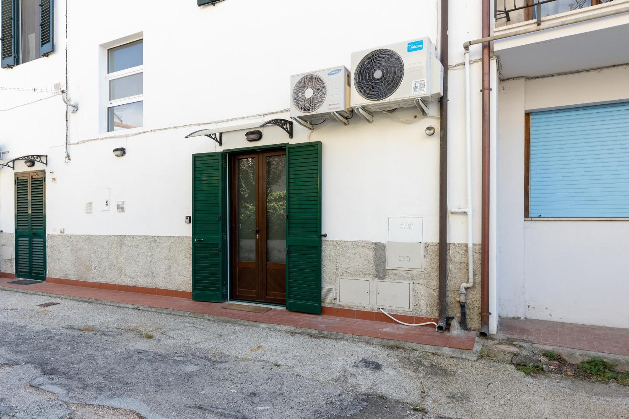 Pisa Bright Apartment Near The Airport Buitenkant foto